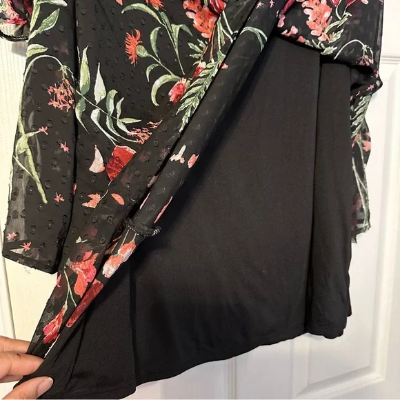 Roz & Ali Cold Shoulder Black Blouse with Peach / Coral Floral Accents 3X NWOT - Picture 5 of 8